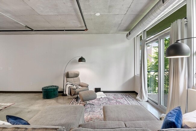 Building Photo - 730 N 4th St