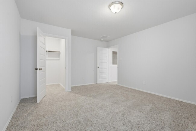 Building Photo - 26123 Emory Holw Dr