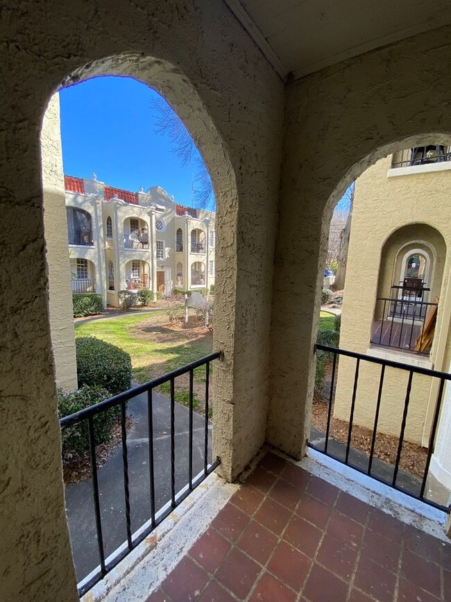 Interior Photo - Spanish Oaks Apartment