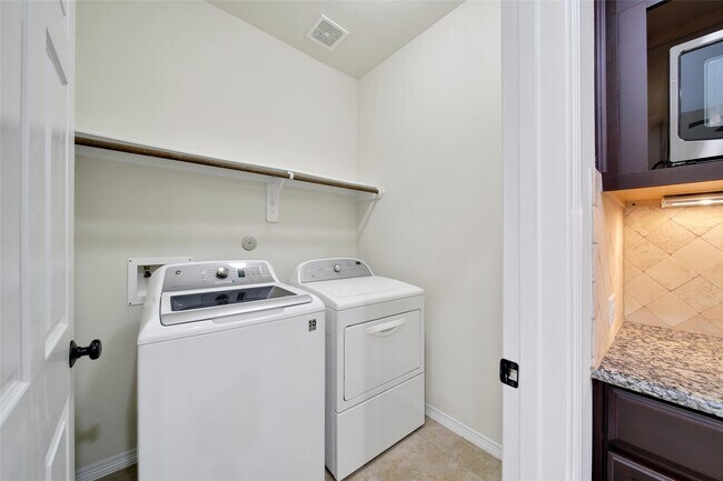 Building Photo - 9131 Durango Point Ln