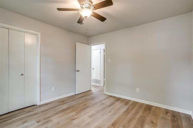 Building Photo - 144 NW Suzanne Terrace