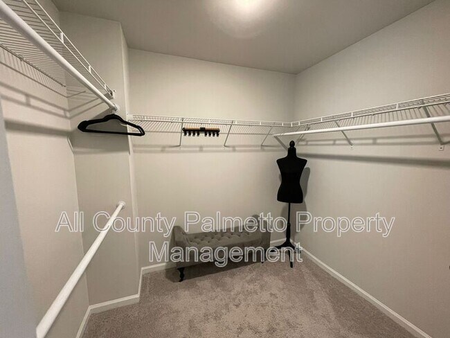 Building Photo - 577 McLernon Trce