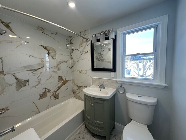 Building Photo - 10-05 2nd St