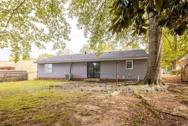 Building Photo - 2855 Viking Dr