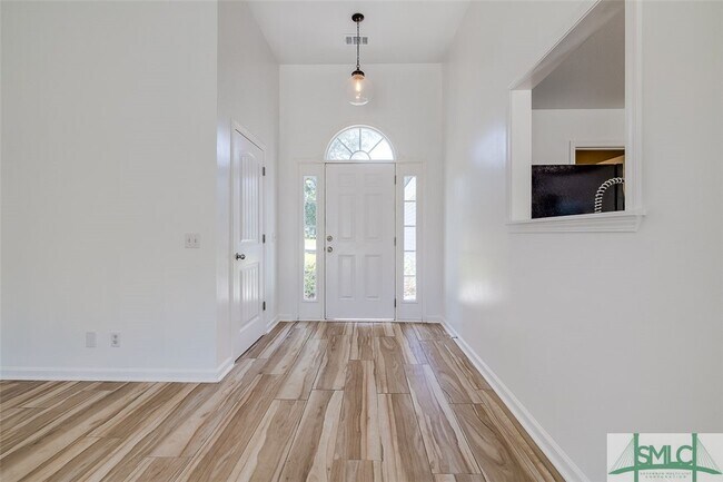 Building Photo - 140 Abigail Cir