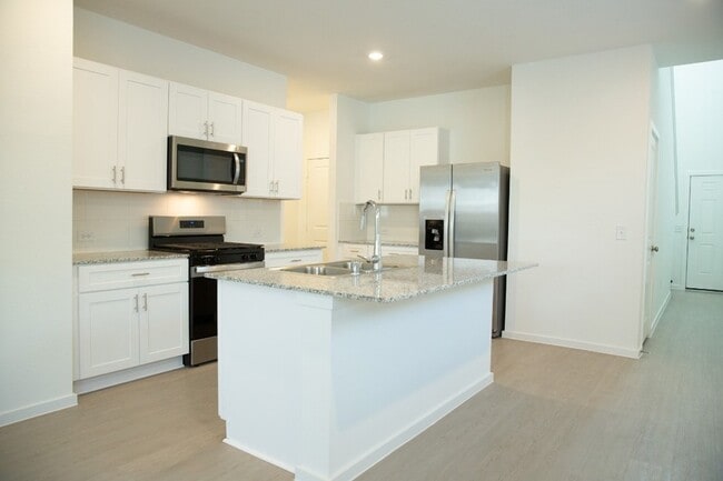 Building Photo - 26255 Arrowleaf Dr