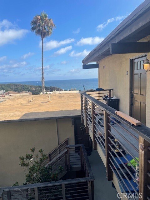Building Photo - 241 Avenida Montalvo