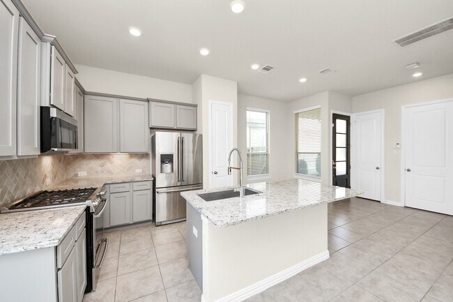 Building Photo - 1635 Ryon Falls Dr
