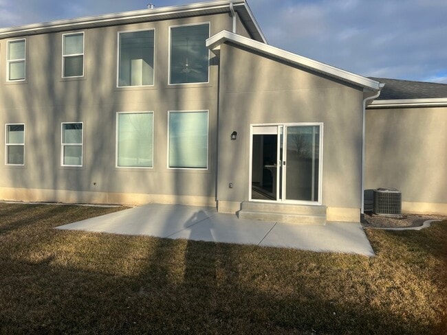 Building Photo - 1140 S 1500 W