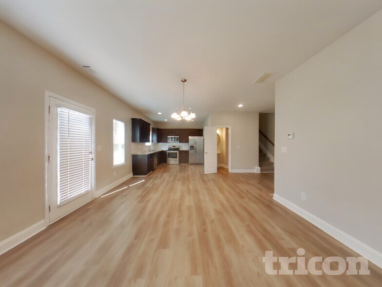 Building Photo - 1013 Eldon Ln