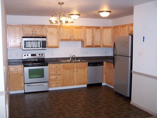 kitchen - 202 E Crockett St