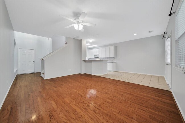 Building Photo - 230 W Stedhill Loop