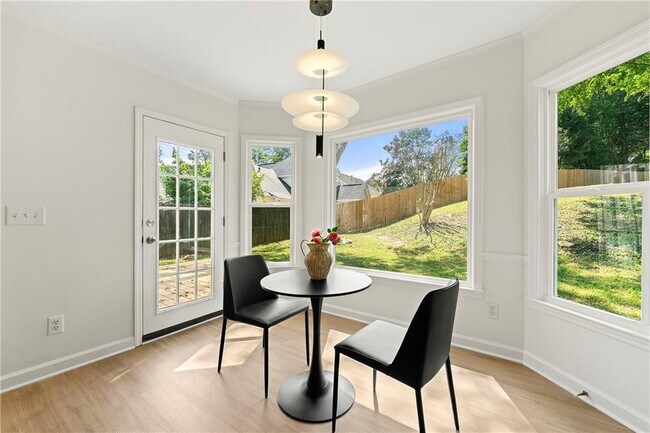 Building Photo - 1414 Justin Dr