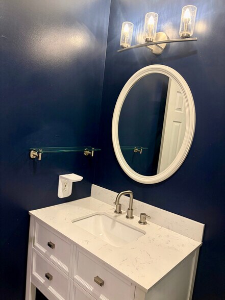 Building Photo - 300 NC-54