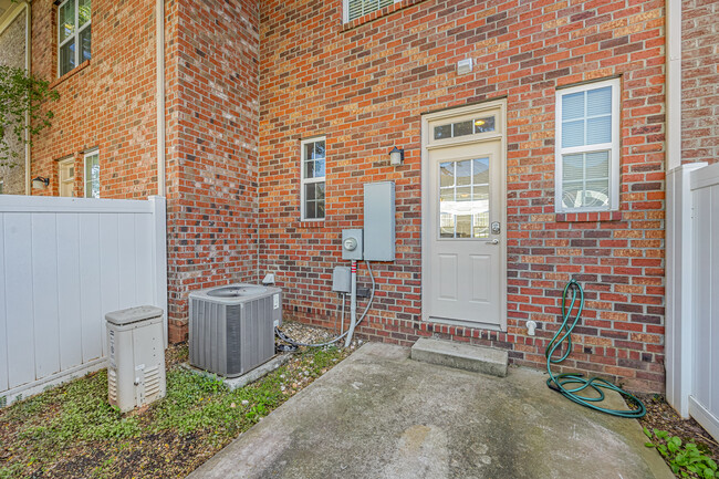 Building Photo - 11004 Cedar Walk Lane