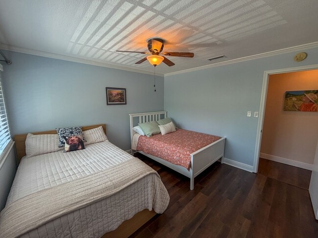 Building Photo - Biven's Lake Estates South #2728