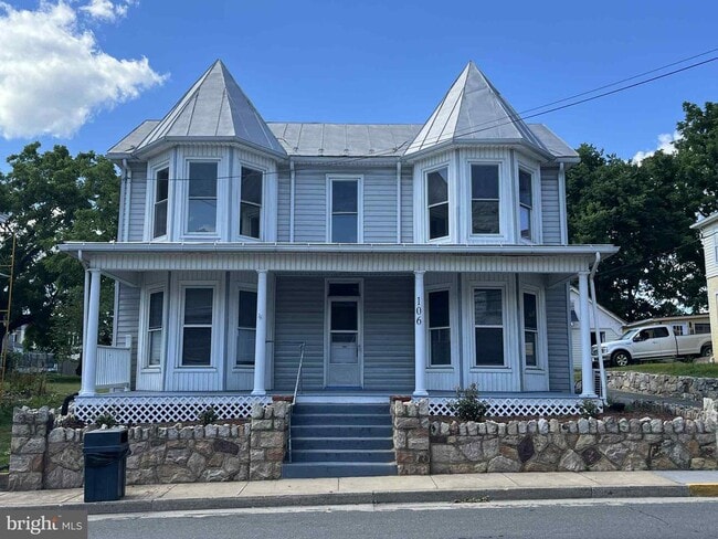 Building Photo - 106 N Main St