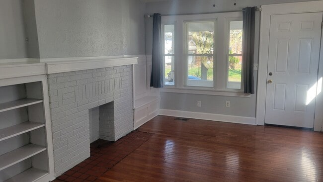 Building Photo - 37-39 N Chase