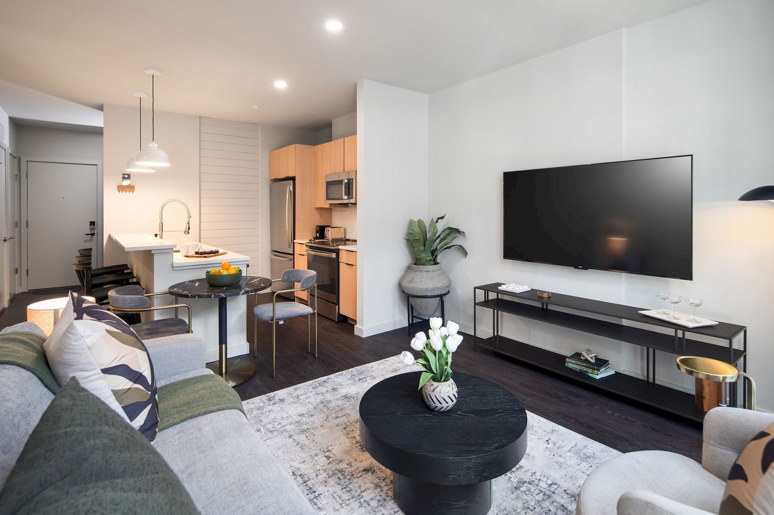 Building Photo - 150 Broad St