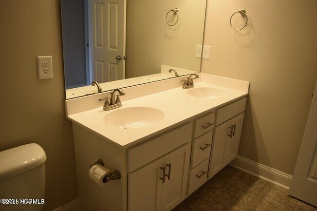 Building Photo - 311 S Stingray Ln