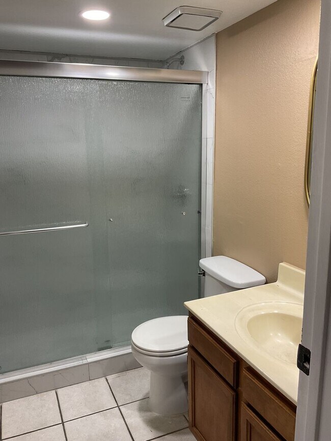 Building Photo - Spacious Townhouse near McKellips & Lindsay across from Community Pool