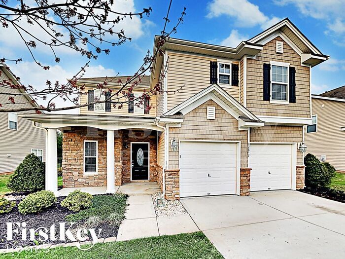 Primary Photo - 12812 Cumberland Cove Dr