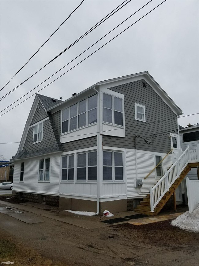 903 Leonard St NW 903 Leonard St NW Grand Rapids MI 49504 Apartment Finder