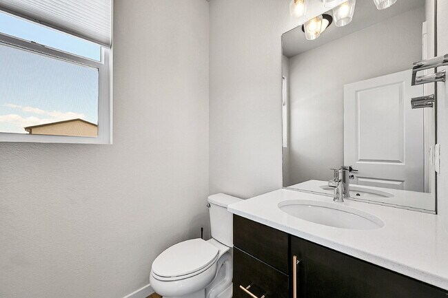 Building Photo - $2,650 - 4 bed, 3.5 bath updated home in C...