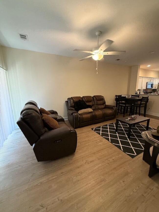 Building Photo - Two Bedroom Townhome