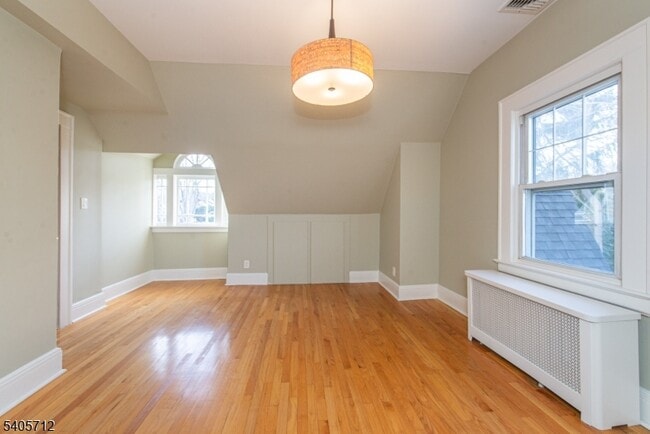 Building Photo - 479 Grove St