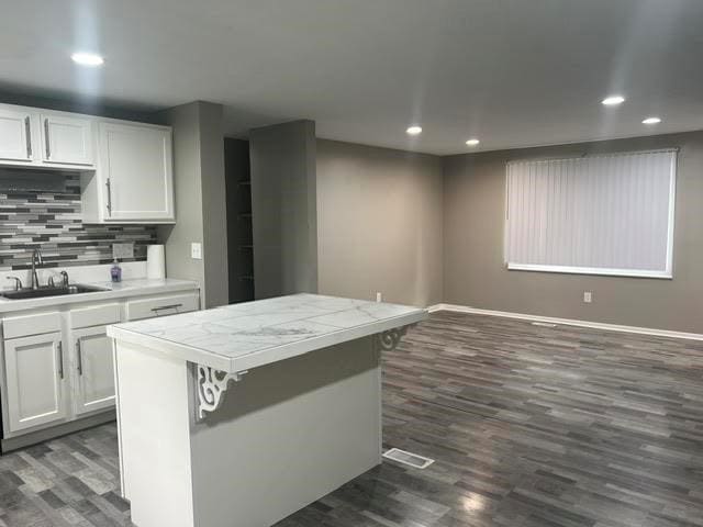 Building Photo - 781 Illini Dr
