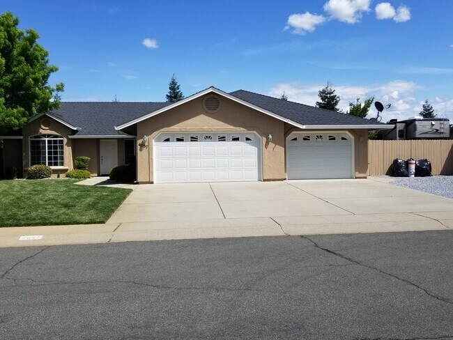 Building Photo - 4057 Saffron Way