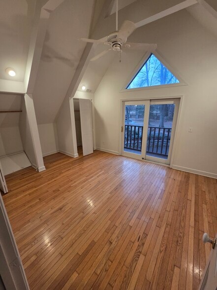 Building Photo - 548 River Bend Rd