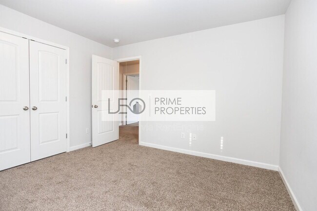 Building Photo - 156 Daisy Cir