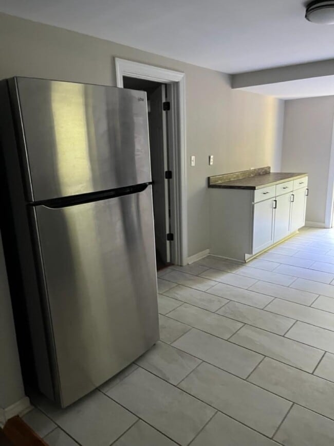 Building Photo - 1224 Essex Ave