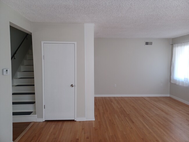 Building Photo - 25519 Alliene Ave