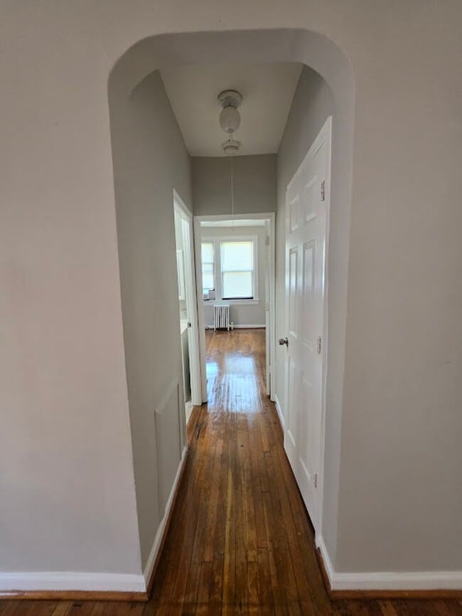 Interior Photo - 129 WEBSTER ST NW