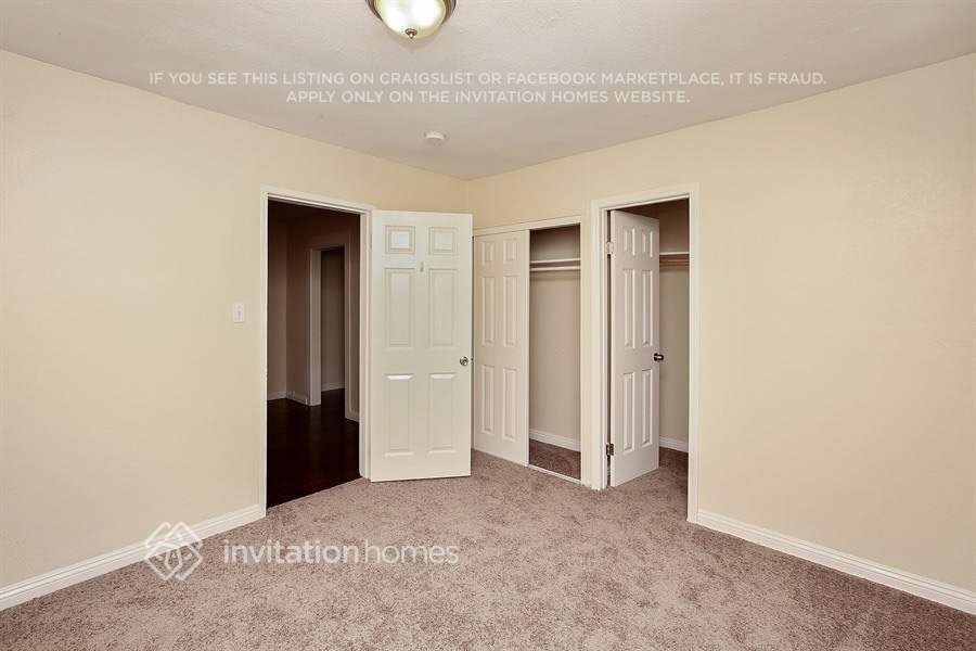 Building Photo - 1522 W 60th St
