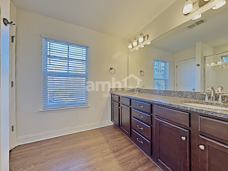 Building Photo - 121 Haeven Trail