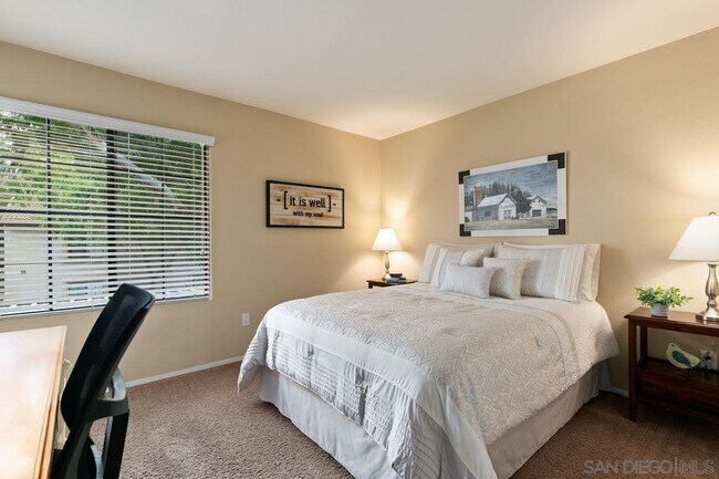 Building Photo - 12095 Alta Carmel Ct