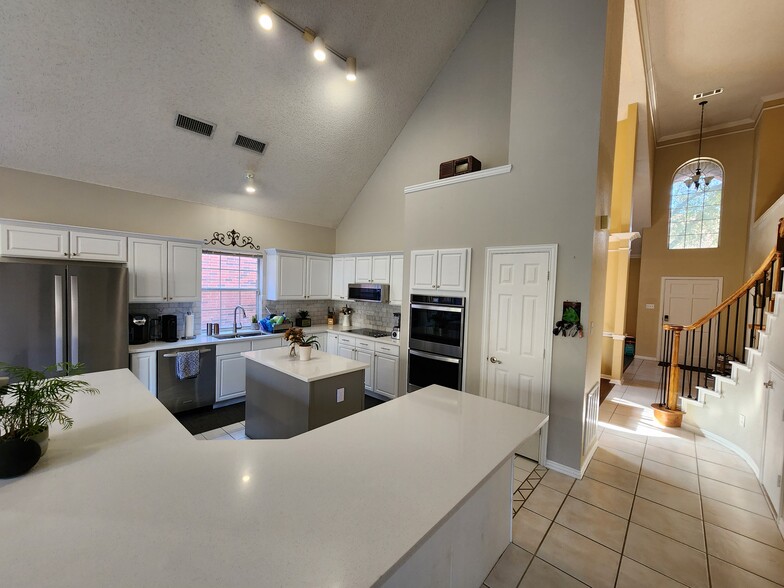 Building Photo - 929 Parker Dr