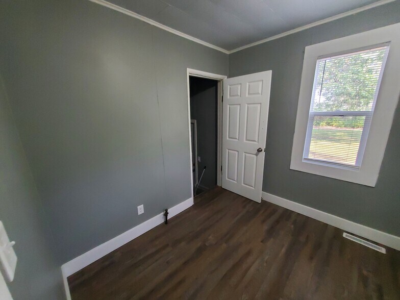 Building Photo - 2642 Riordan St