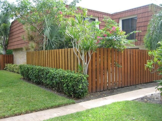 Building Photo - 3216 Spanish Wells Dr