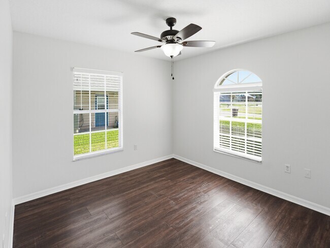 Building Photo - 2368 Sweetwater Blvd