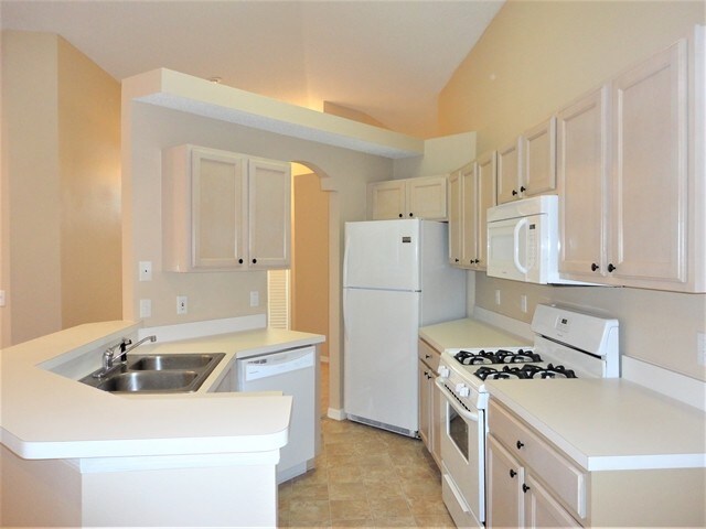 Building Photo - 1410 Scotch Pine Dr