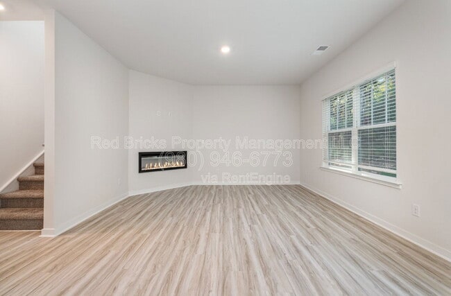 Building Photo - 142 Rustling Waters Dr