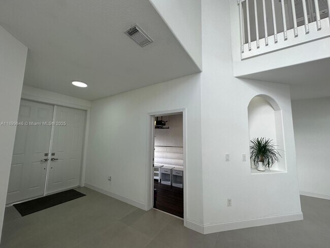 Building Photo - 10101 NW 32nd Terrace
