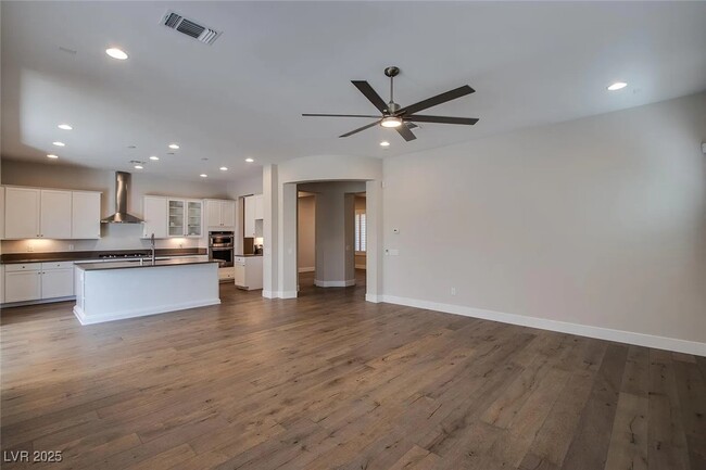 Building Photo - 3597 Royal Fortune Dr
