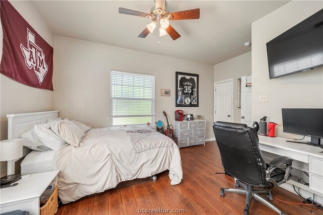 Building Photo - 114 Lynn Dr