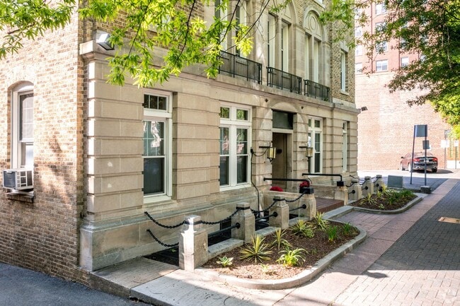 Building Photo - 508 N Tryon St
